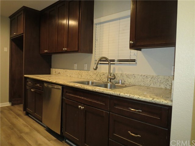 Foto del edificio - 114 Almond St