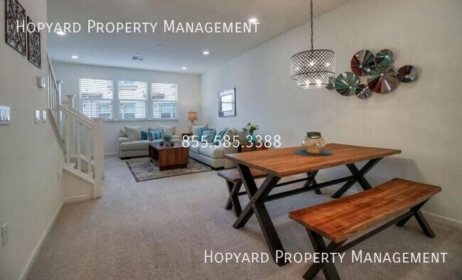 Photo - 215 Siderno Ct House