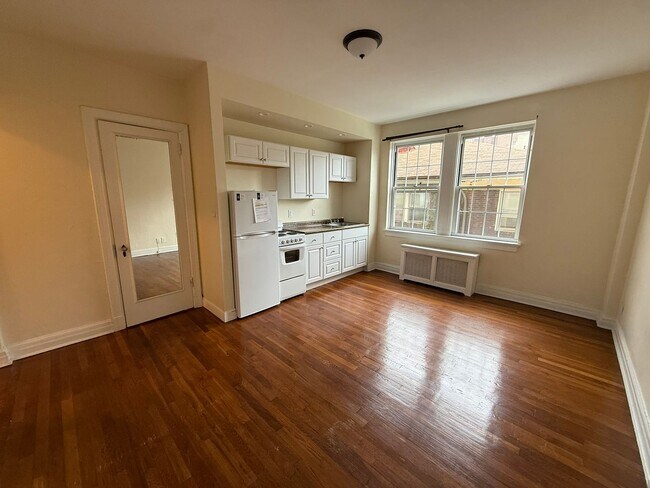 Interior Photo - New King Edward Apartments