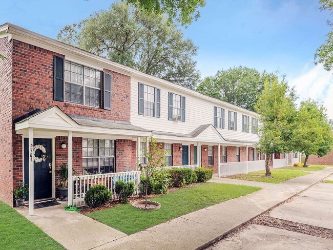 Foto del edificio - Wedgewood Townhomes