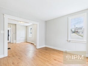 Building Photo - 220 Grantley St