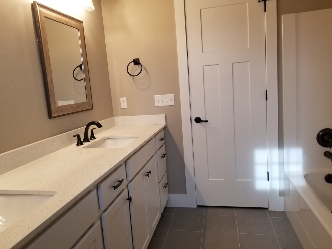 Foto del edificio - 2661 Park Creek Ave