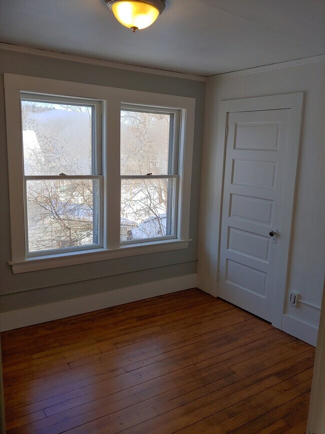 2nd floor bedroom - 78 Kent St