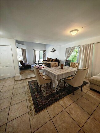 Building Photo - 4807 Ponce de Leon