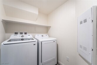 Building Photo - 6858 Truffle Gray St