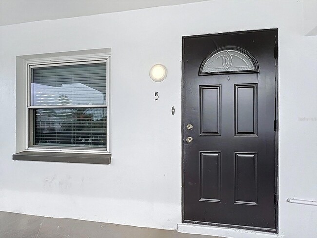 Foto del edificio - 11705 3rd St E