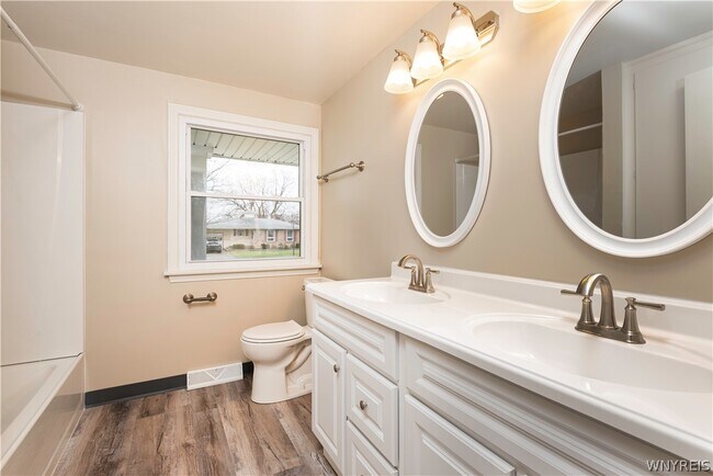 Foto del edificio - 146 Jeanmoor Rd