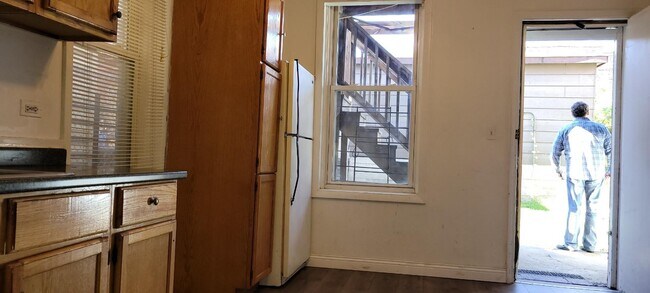 Building Photo - 3036 S Canal St