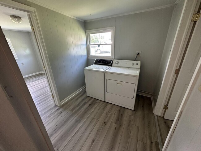 laundry room - 2223 Youll St