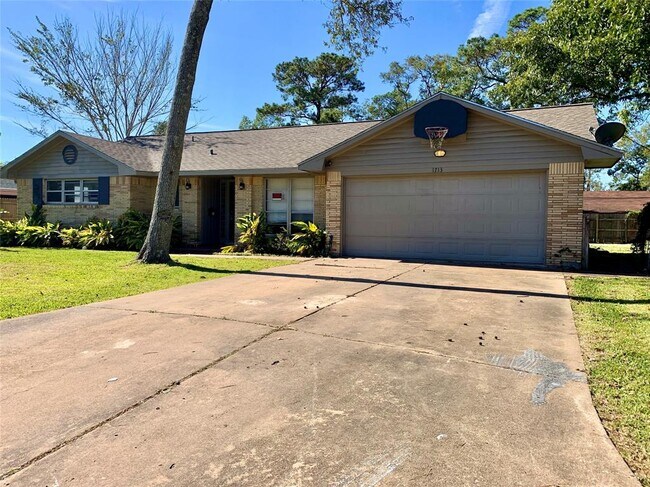 Building Photo - 1713 Willow Oaks Cir