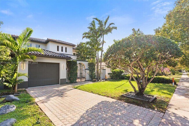 Building Photo - 530 Minorca Ave