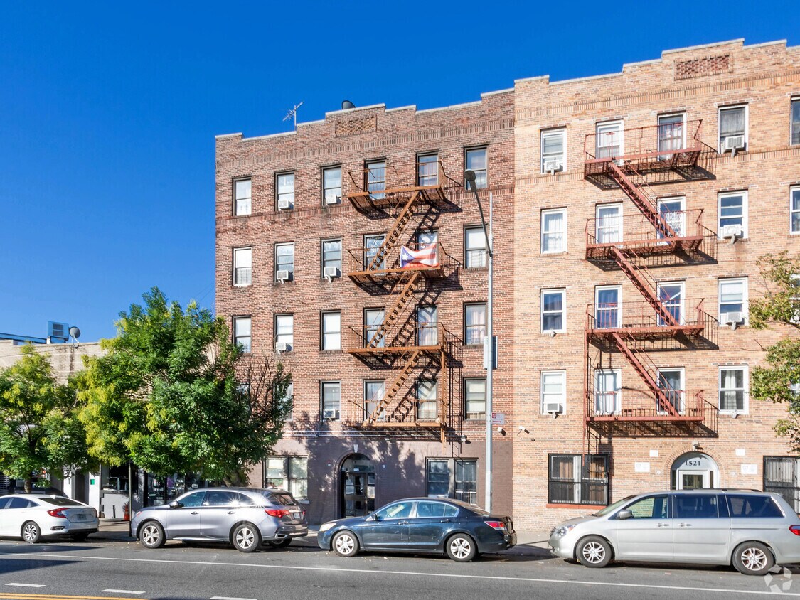 Primary Photo - 1517 White Plains Rd