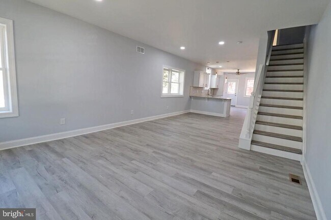 Foto del edificio - 523 W 26th St