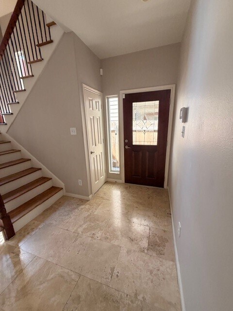 Building Photo - 1141 W 24th St