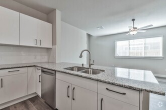 Building Photo - 25129 Pacific Wren Dr