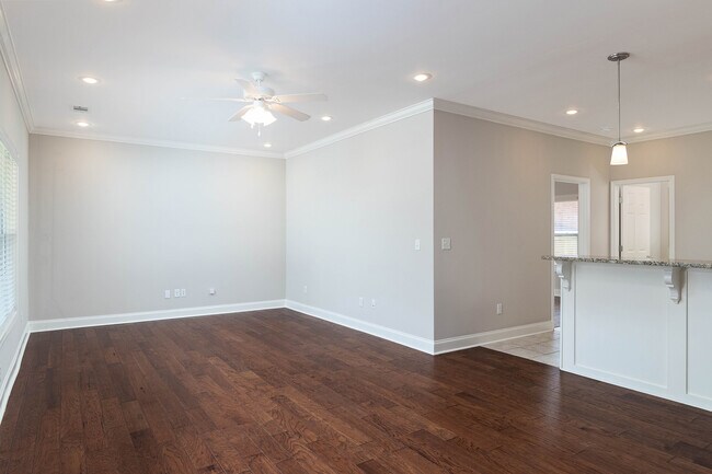 Photo - 109 Vail Dr House