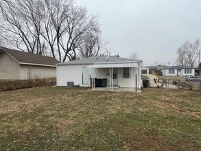 Building Photo - 7612 S 39th Ave