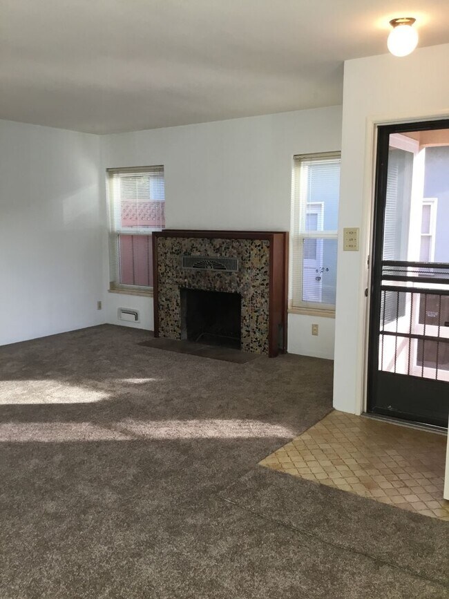 Building Photo - Charming Home in Castro Valley