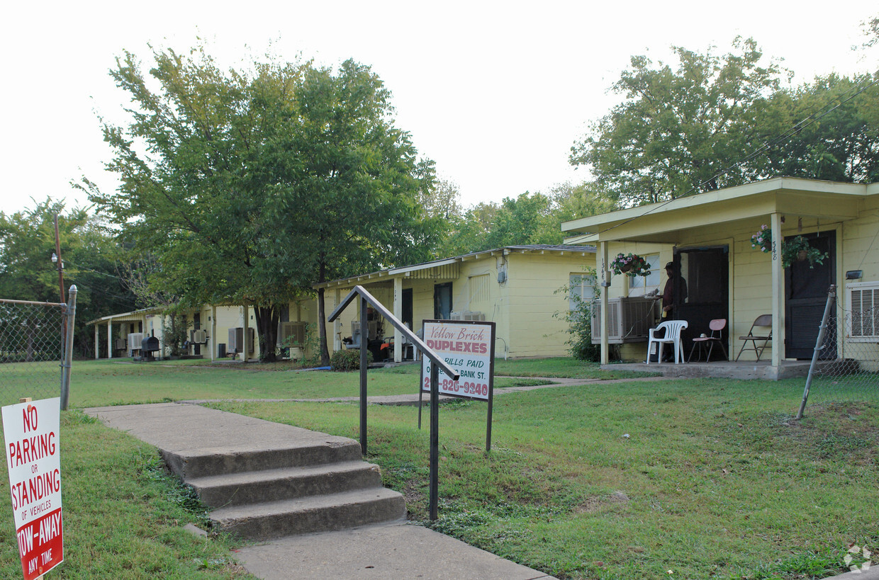 Building Photo - Yellow Brick Duplexes