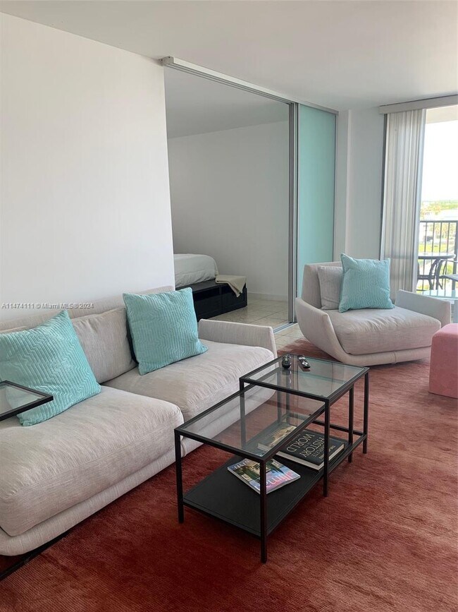 Building Photo - 9273 Collins Ave