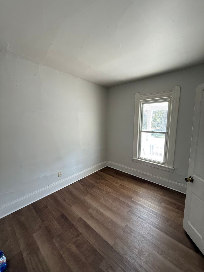 3132 Elyria Ave Lorain, OH 44055 – photo 2