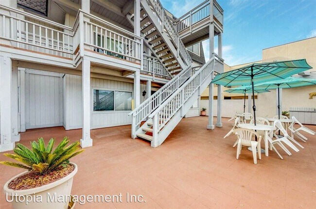 Building Photo - 3 br, 2 bath House - 1320 Seacoast Drive #B
