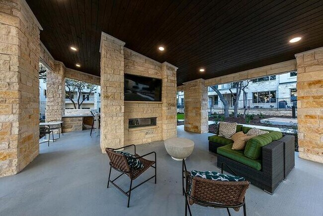 Foto del edificio - 10300 S I-35 Frontage Rd