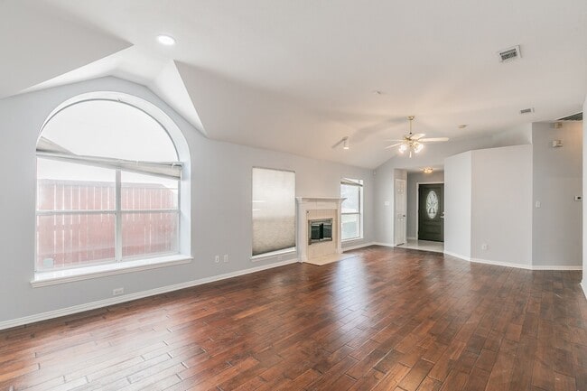 Building Photo - 1356 Dallshan Dr