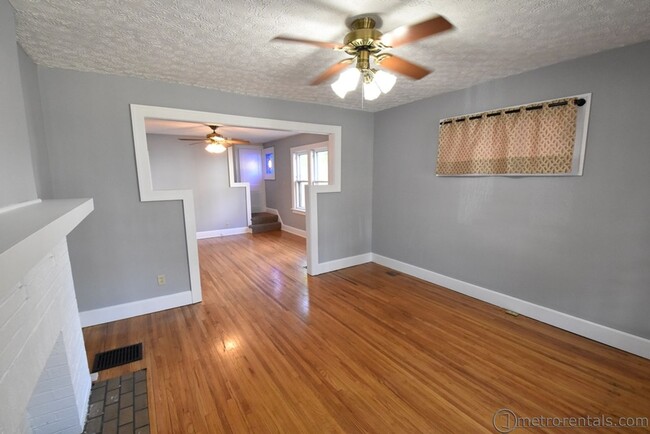 Foto del edificio - 149-151 E Lakeview Avenue