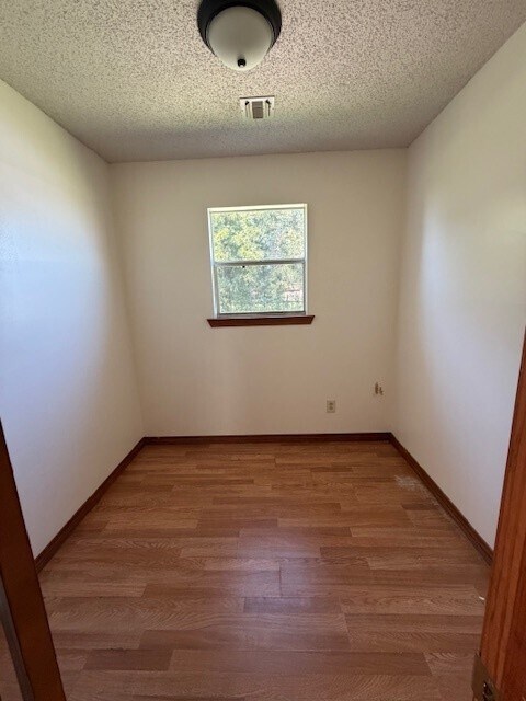 Oficina - 173 Highway 1003