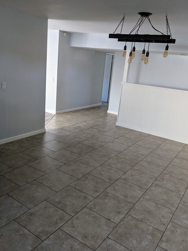 Building Photo - 1227 Eucalyptus Ave