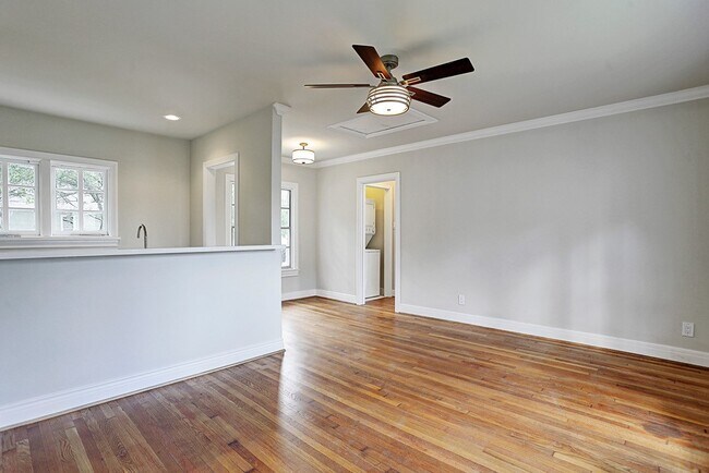 Foto del edificio - 4809 Woodhead St