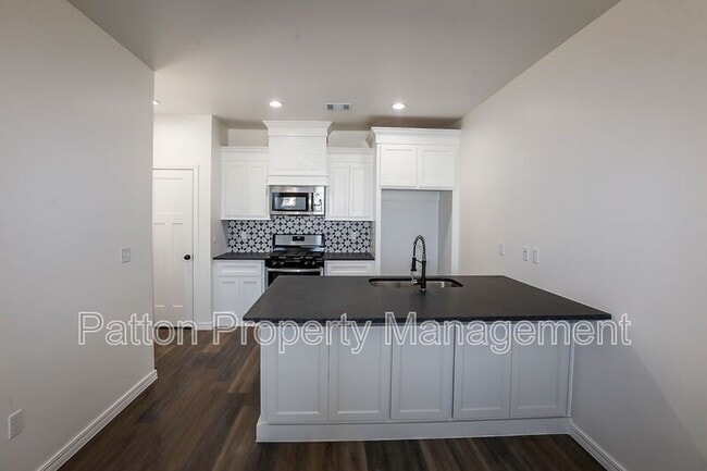 Foto del edificio - 13771 Periwinkle Dr