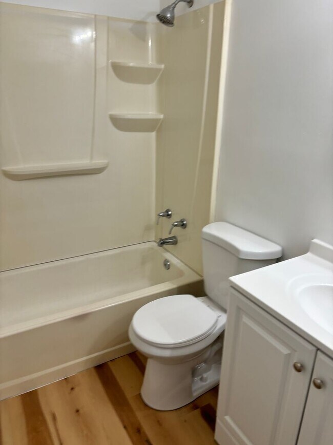 Building Photo - Charming 2BD/1BA in Prime Palm Bay Location