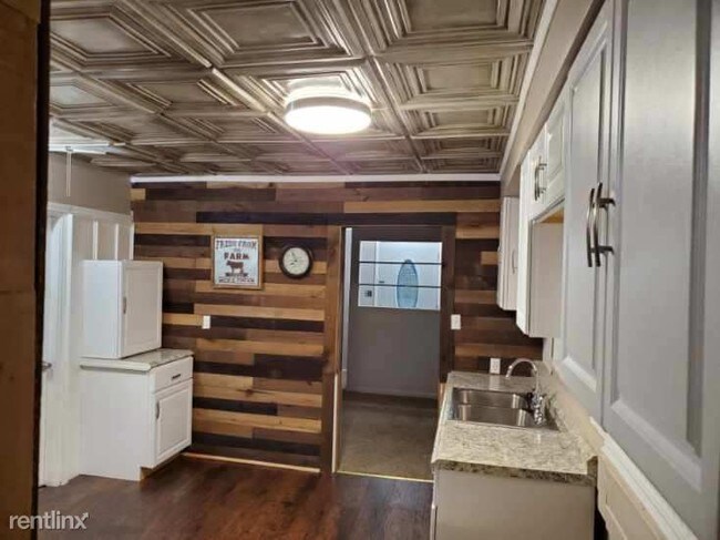 Building Photo - 3 br, 2 bath House - 25121 Orchard Grove St