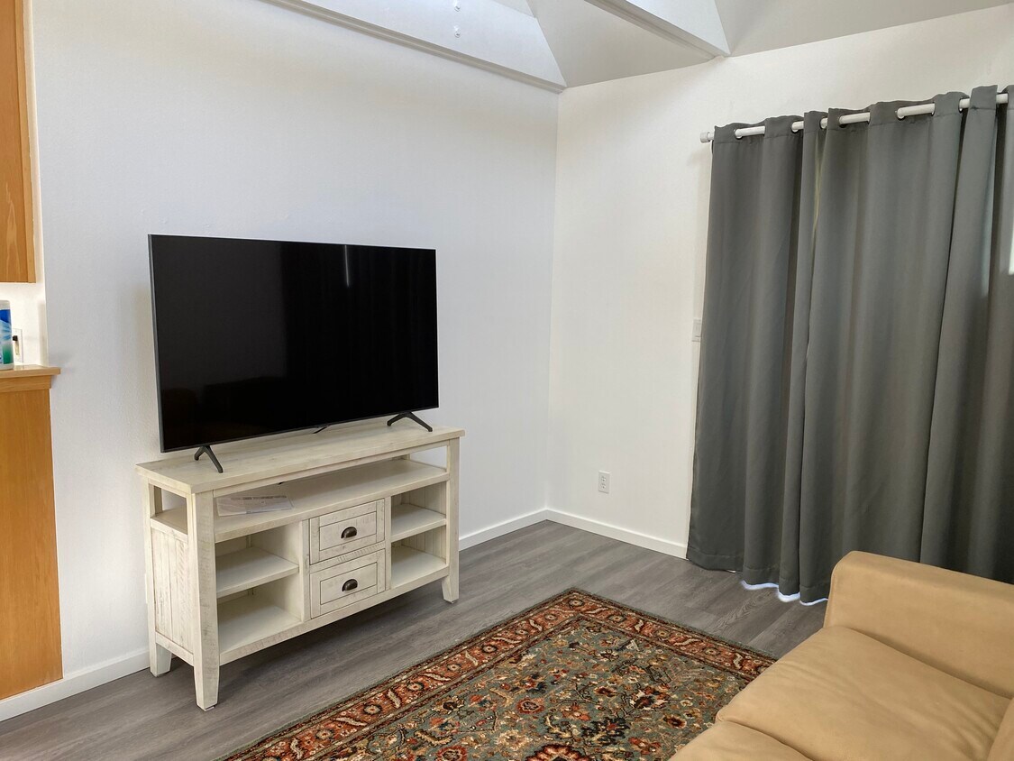 329 4th St, Fillmore, CA 93015 House Rental in Fillmore, CA