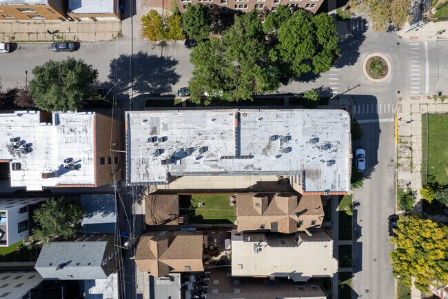 Building Photo - 1015 N Campbell Ave