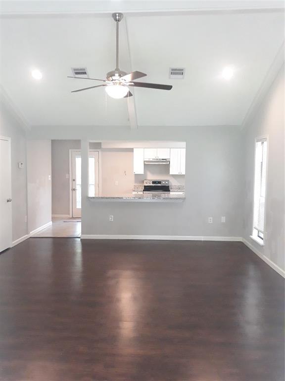 Building Photo - 107 N White Oak Dr