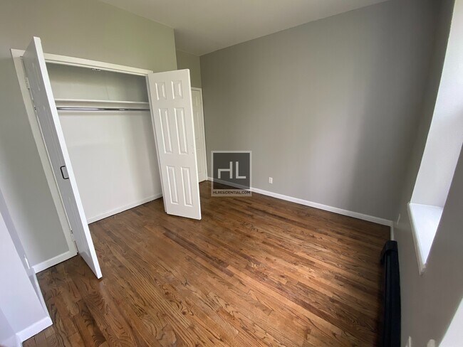 Building Photo - 345 Chauncey St. Unit #2R