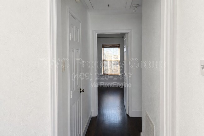 Building Photo - 10923 Aledo Dr