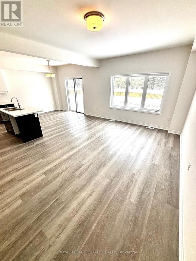 Building Photo - 3028 Sandy Acrs Ave