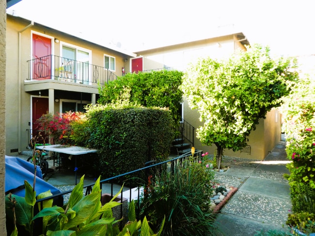 Foto del edificio - 3143 Neal Ave