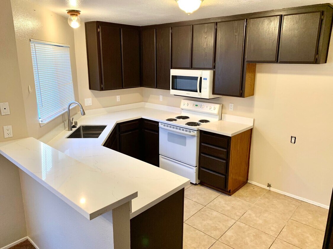 Primary Photo - Great 2 bed 2 bath Condo in Hercules -- AV...