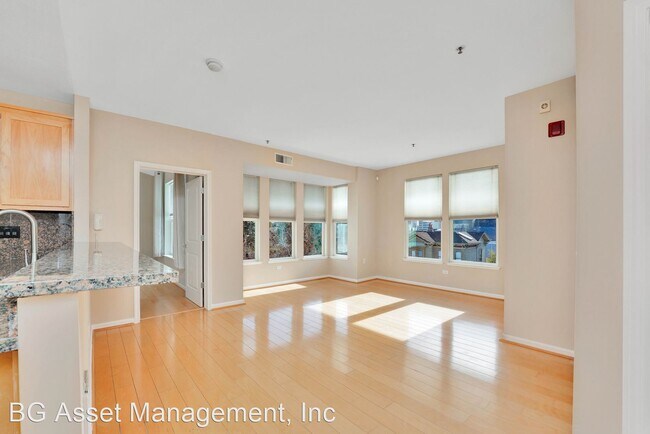 Building Photo - 2 br, 2 bath Condo - 655 12th Street Unit 323