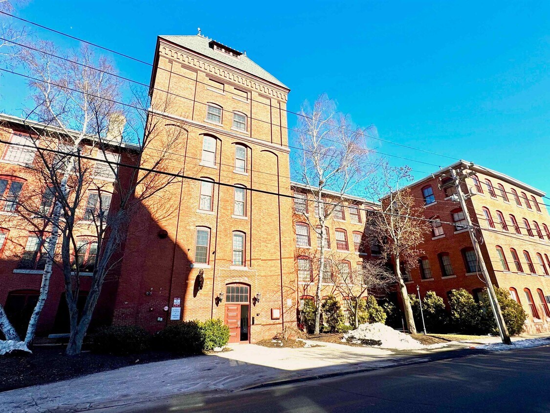 Primary Photo - 470 Silver St