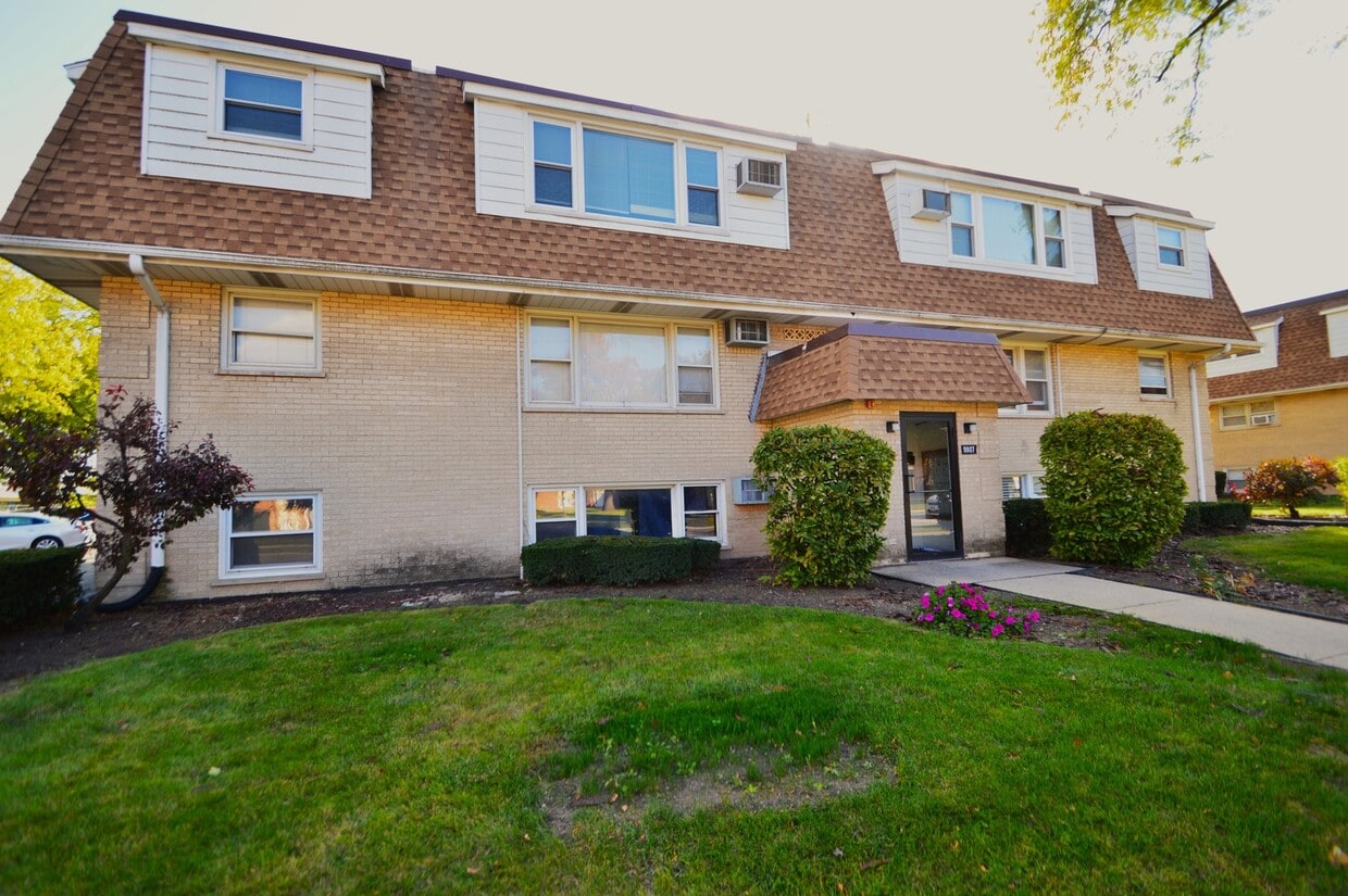 Foto principal - 9907 W 58th St