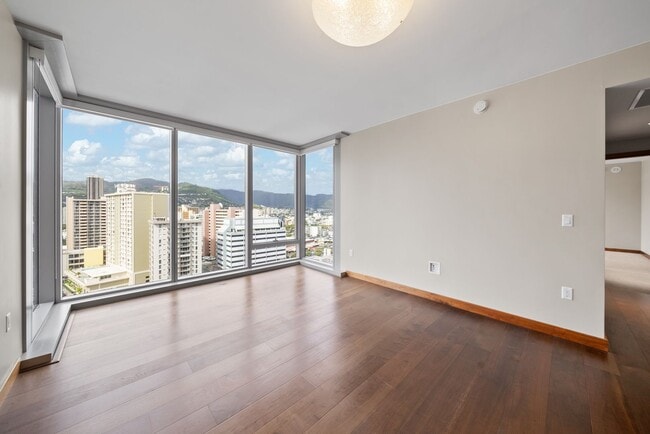 Building Photo - 2503