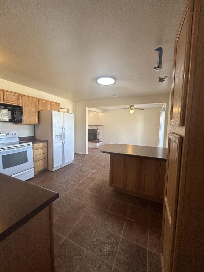 Building Photo - 2914 Bel Air Ct NE