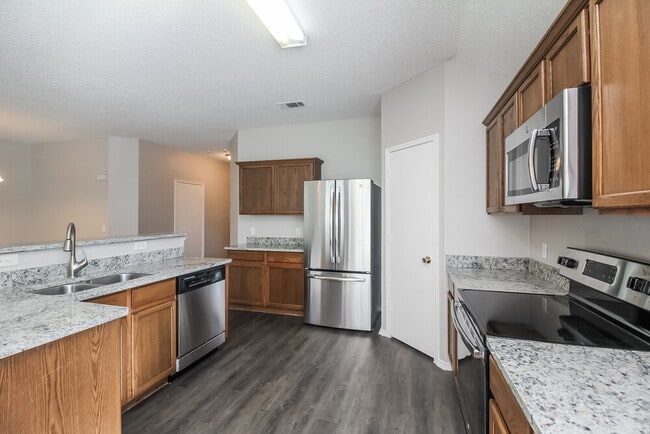 Building Photo - 822 Cascade Dr