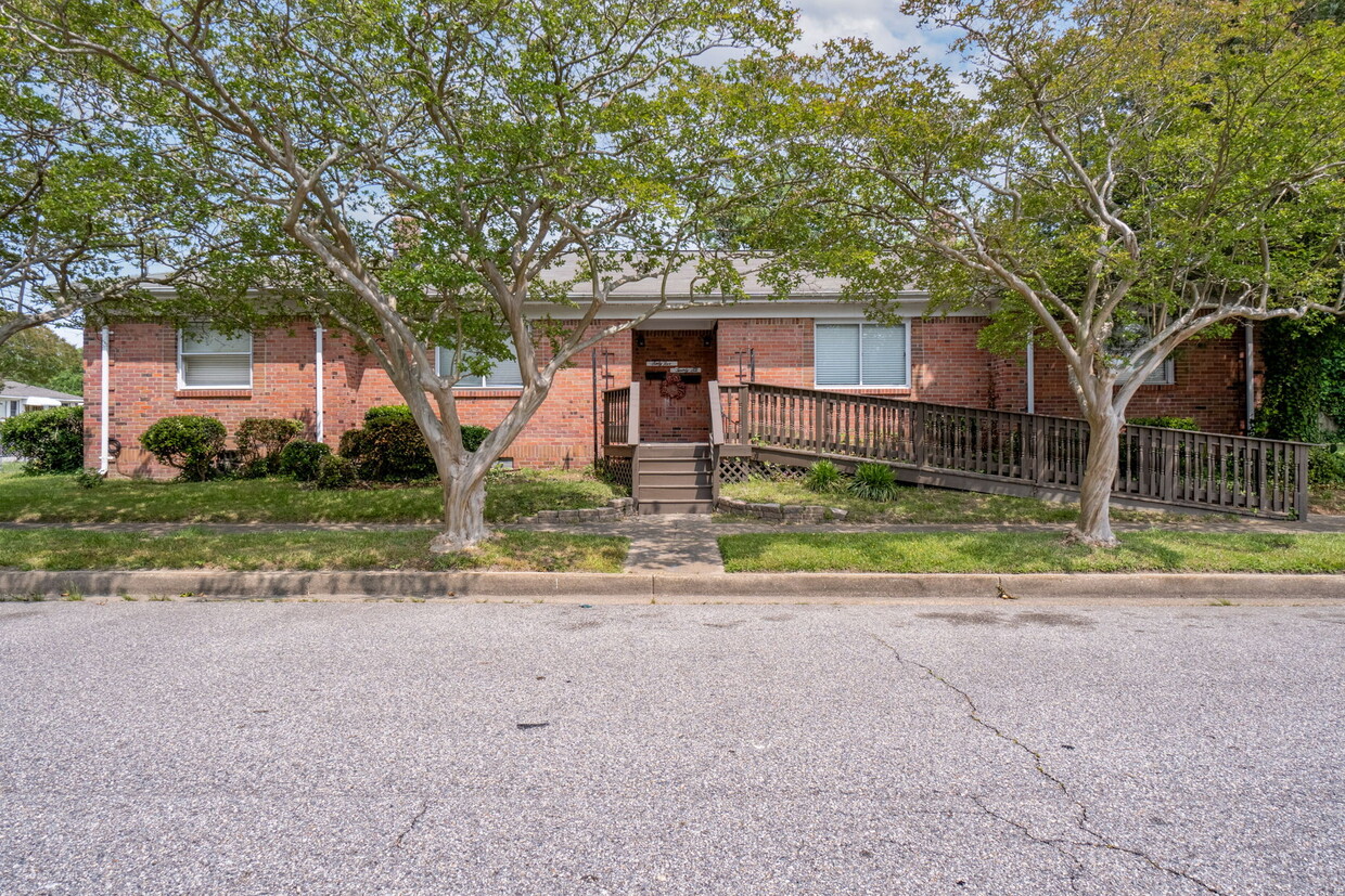 Foto principal - 6526 Thaxton St